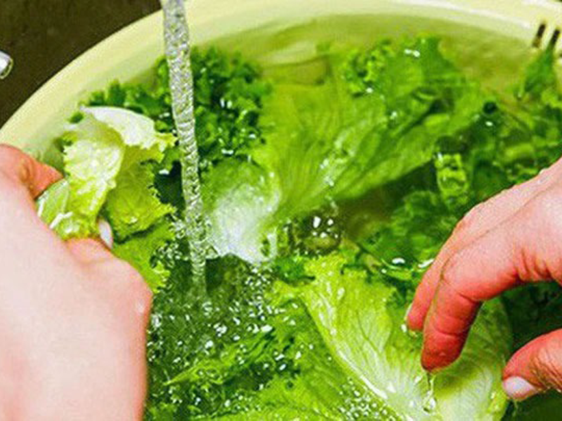 4-thoi-quen-rua-rau-sai-lam-anh-huong-den-suc-khoe-ma-nguoi-viet-mac-phai