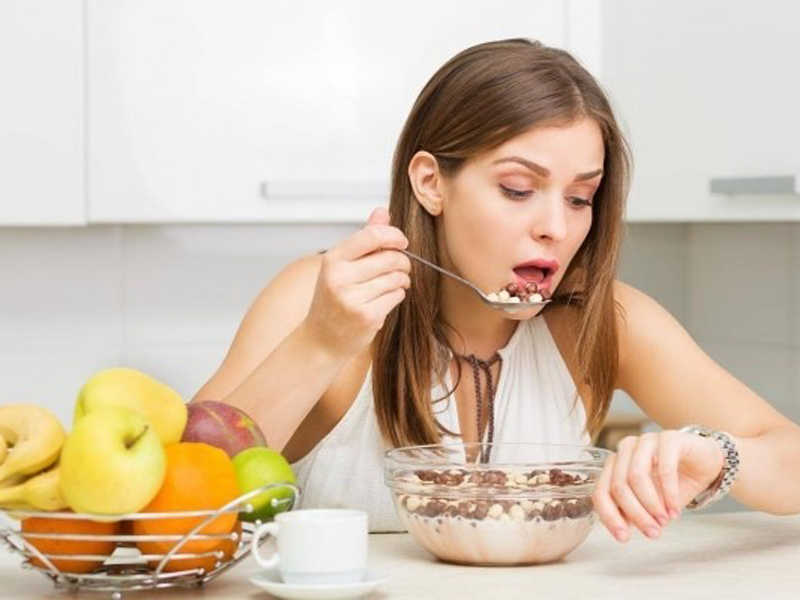 6-thoi-quen-xau-sau-khi-an-nguoi-viet-hay-mac-khien-suc-khoe-dan-suy-yeu