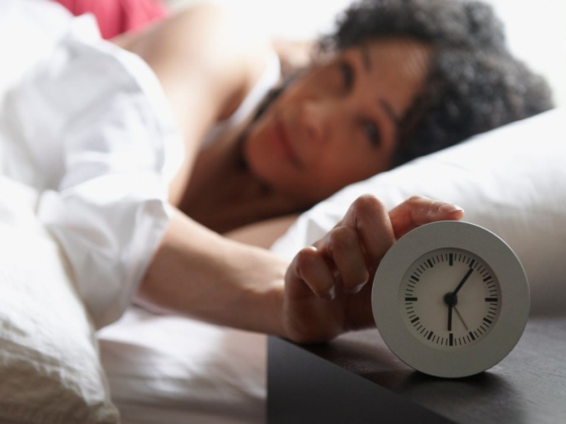 6-thoi-quen-xau-vao-buoi-sang-am-tham-giet-chet-suc-khoe-cua-ban