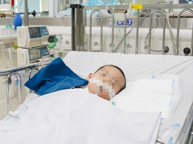 be-18-thang-o-ha-noi-hon-me-tim-tai-toan-than-do-sai-lam-cua-cha-me