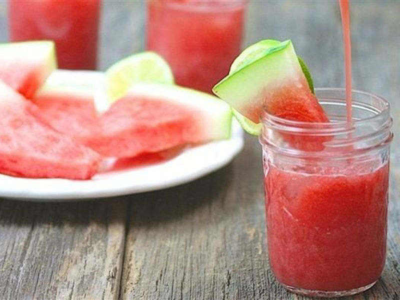 cap-vo-chong-100-tuoi-tiet-lo-bi-mat-song-tho-tu-loai-nuoc-ep-khong-ngo