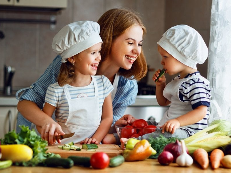 giup-tre-bieng-an-bat-kip-da-tang-truong